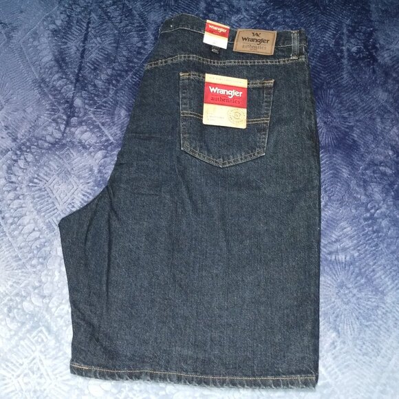 Men's Jean Shorts by Wrangler/Authentic Size 45/46 NWT. - Picture 3 of 5